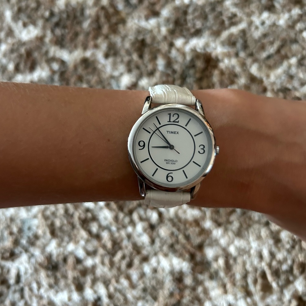 Timex Indiglo WR 30M Silver Tone Case Quartz Analog Watch